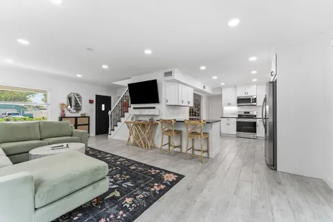 $714,999 | 2701 67th Way North, St. Petersburg, FL 33710