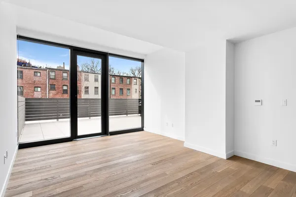 $5,350 | 21-30 44th Drive, Unit 2D | Long Island City