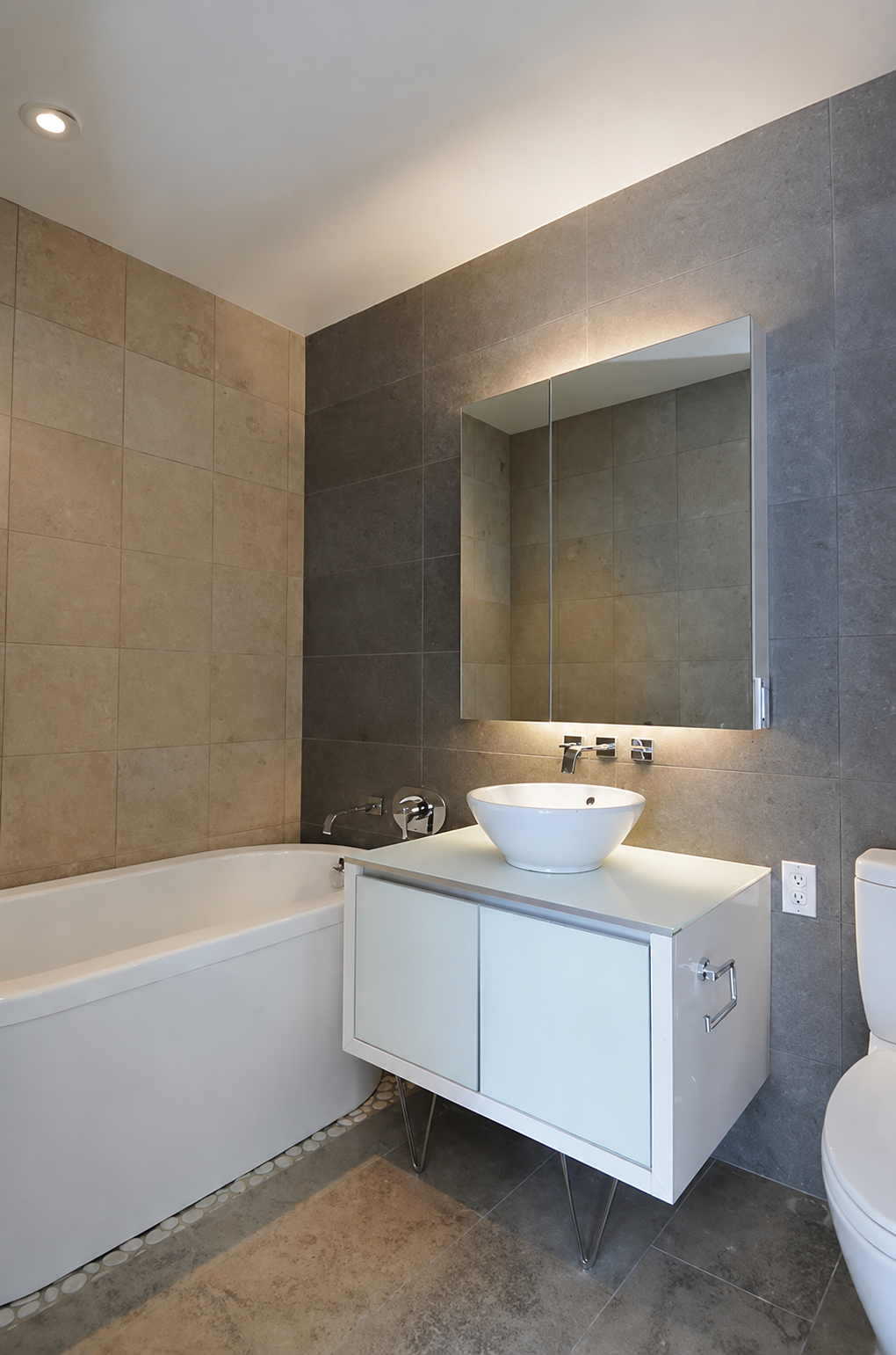 247 West 46th Street, Unit 1206 Manhattan, NY 10036 - Photo 6 of 15