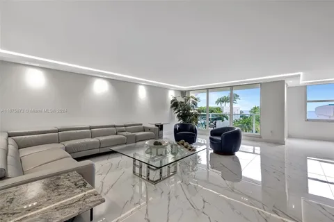 $1,100,000 | 2751 South Ocean Drive, Unit 404N, Hollywood, FL 33019
