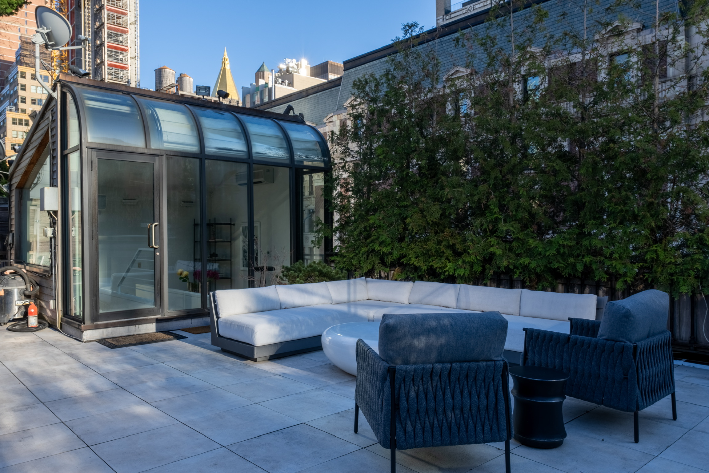 1200 Broadway, Unit PH89 Manhattan, NY 10001 - Photo 36 of 47 a view of backyard with outdoor seating and plants