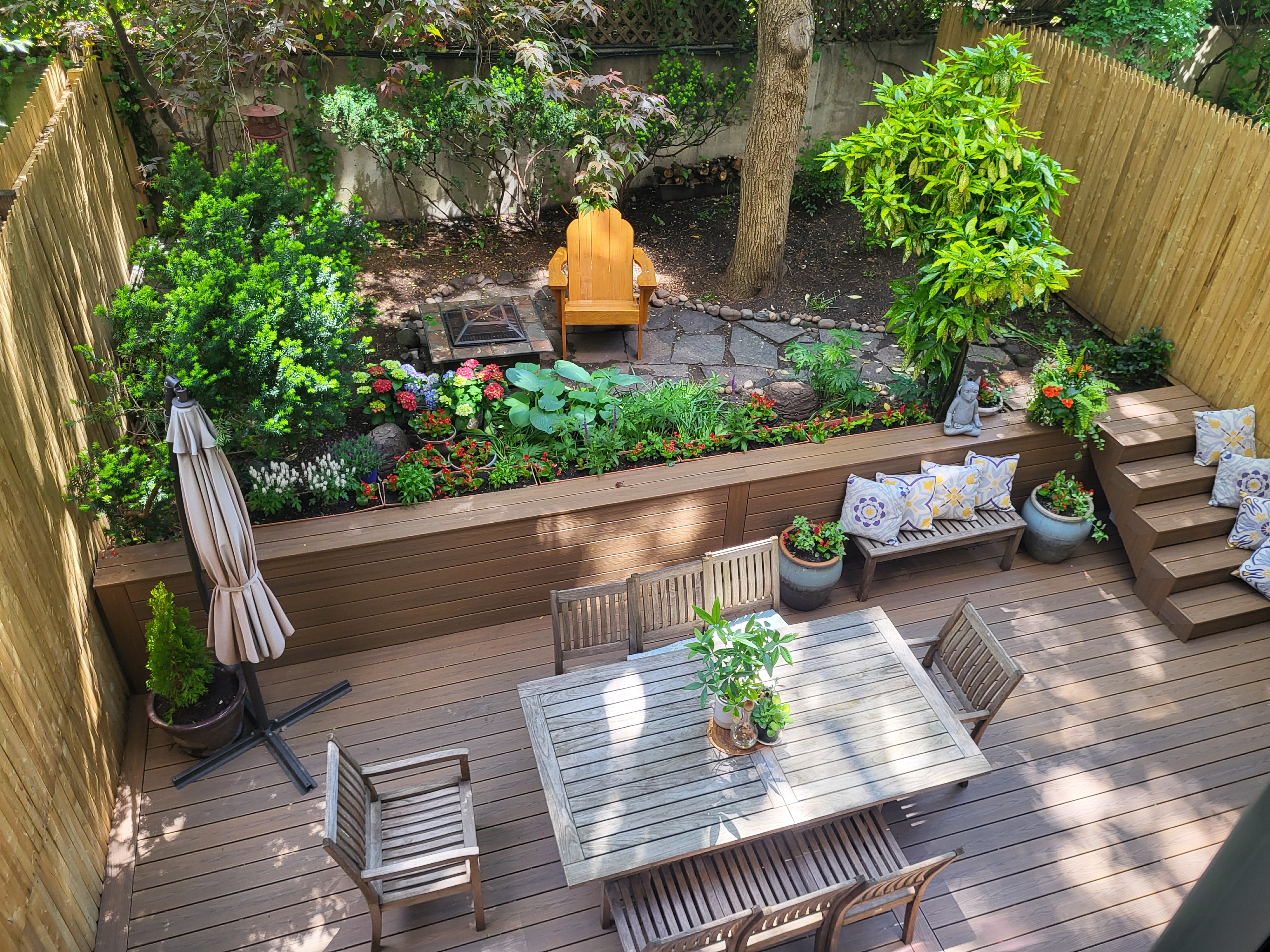 344 West 23rd Street, Unit 1E Manhattan, NY 10011 - Photo 4 of 19 a view of outdoor sitting area with furniture