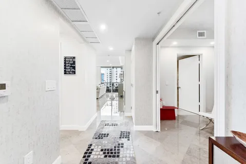 $1,250,000 | 715 Bayshore Drive, Unit 606, Fort Lauderdale, FL 33304