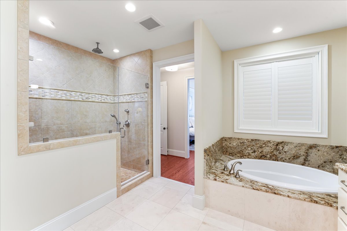 248 Valley Ridge Road Haverford, PA 19041 - Photo 23 of 44 a bathroom with a bathtub and a sink