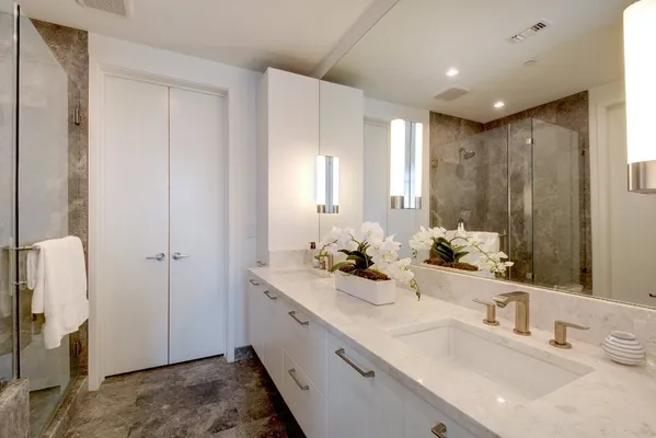 $4,050 | 501 West Avenue, Unit 703, Austin, TX 78701