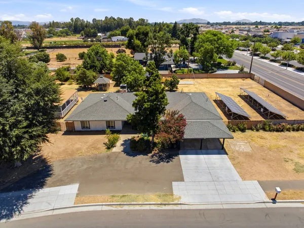 $624,999 | 2520 North Temperance Avenue, Fresno, CA 93737