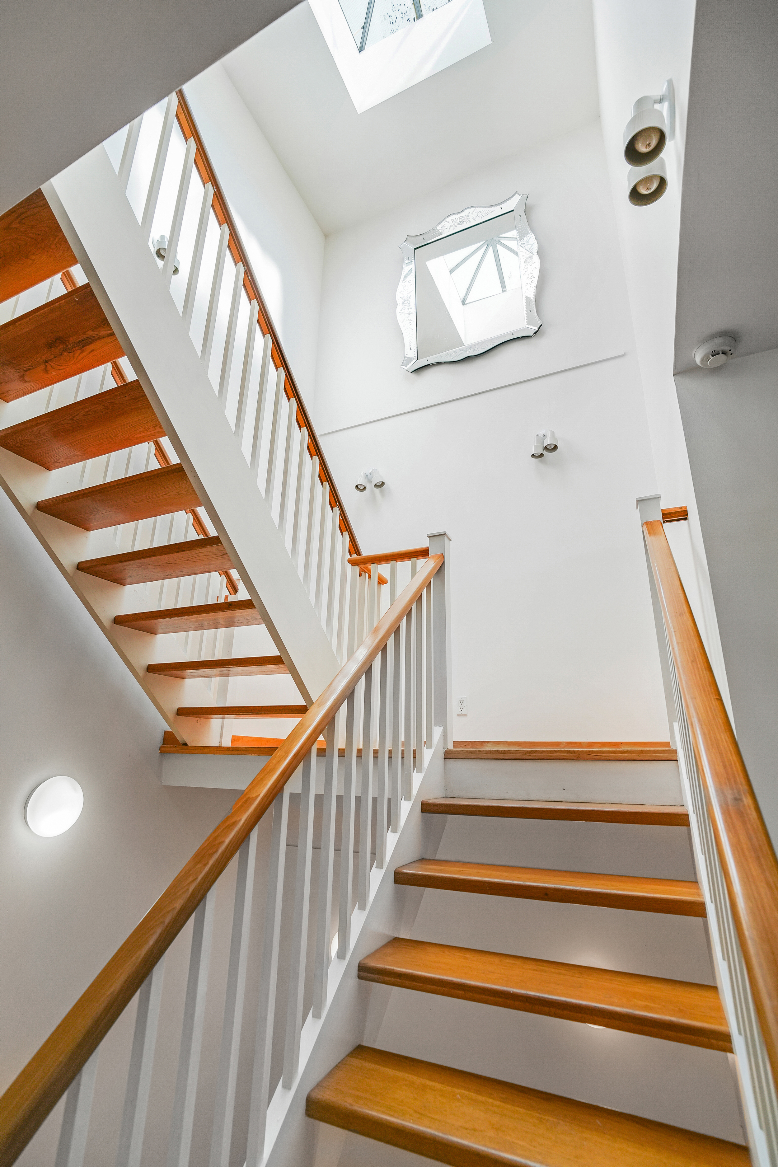 182 East 117th Street Manhattan, NY 10035 - Photo 6 of 13 a view of entryway