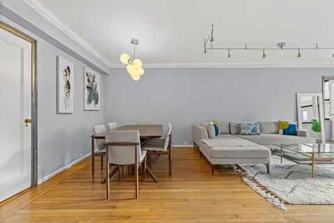 $999,000 | 220 East 73rd Street, Unit 12H | Lenox Hill