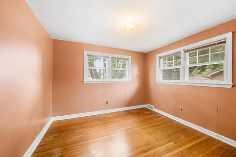 $340,000 | 2633 Avondale Avenue, Roslyn, PA 19001