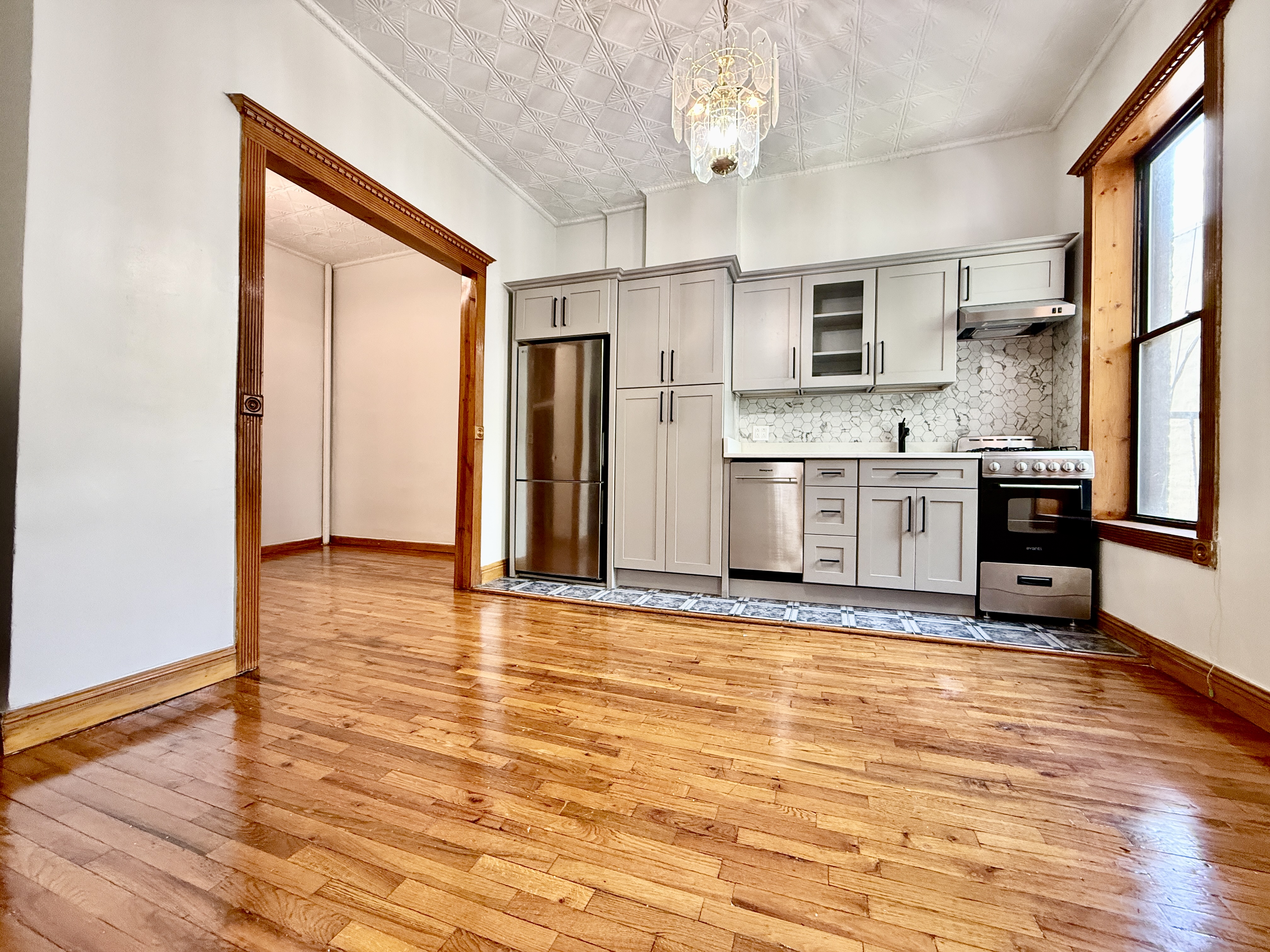 785 Dean Street, Unit 2R Brooklyn, NY 11238 - Photo 2 of 7