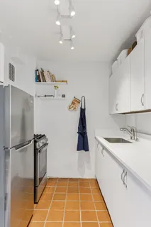 $499,000 | 301 East 69th Street, Unit 14A | Lenox Hill