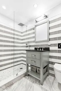 $2,825,000 | 21 South End Avenue, Unit 402 | Battery Park City