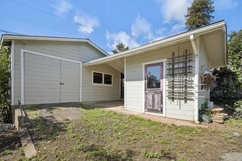 $3,680,000 | 40 Laurel Avenue, Stinson Beach, CA 94970