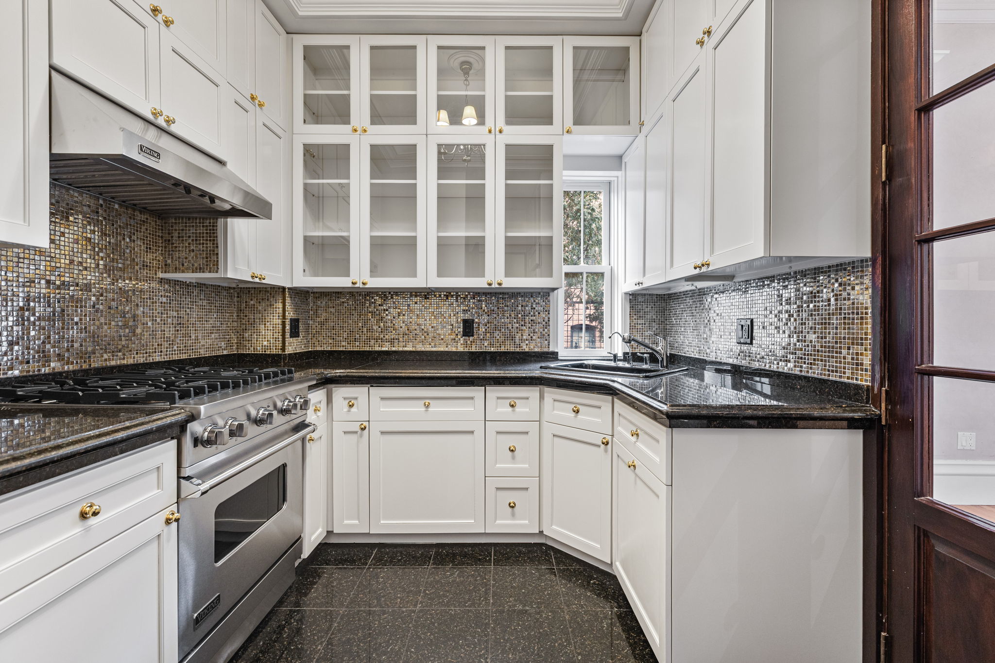 22 Worcester Square, Unit 1 Boston, MA 02118 - Photo 14 of 45