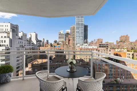 $1,495,000 | 400 East 56th Street, Unit 20L | Sutton Place
