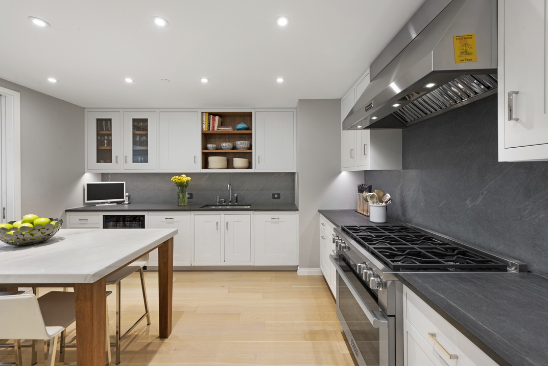 221 West 77th Street, Unit 11W Manhattan, NY 10024 - Photo 6 of 17