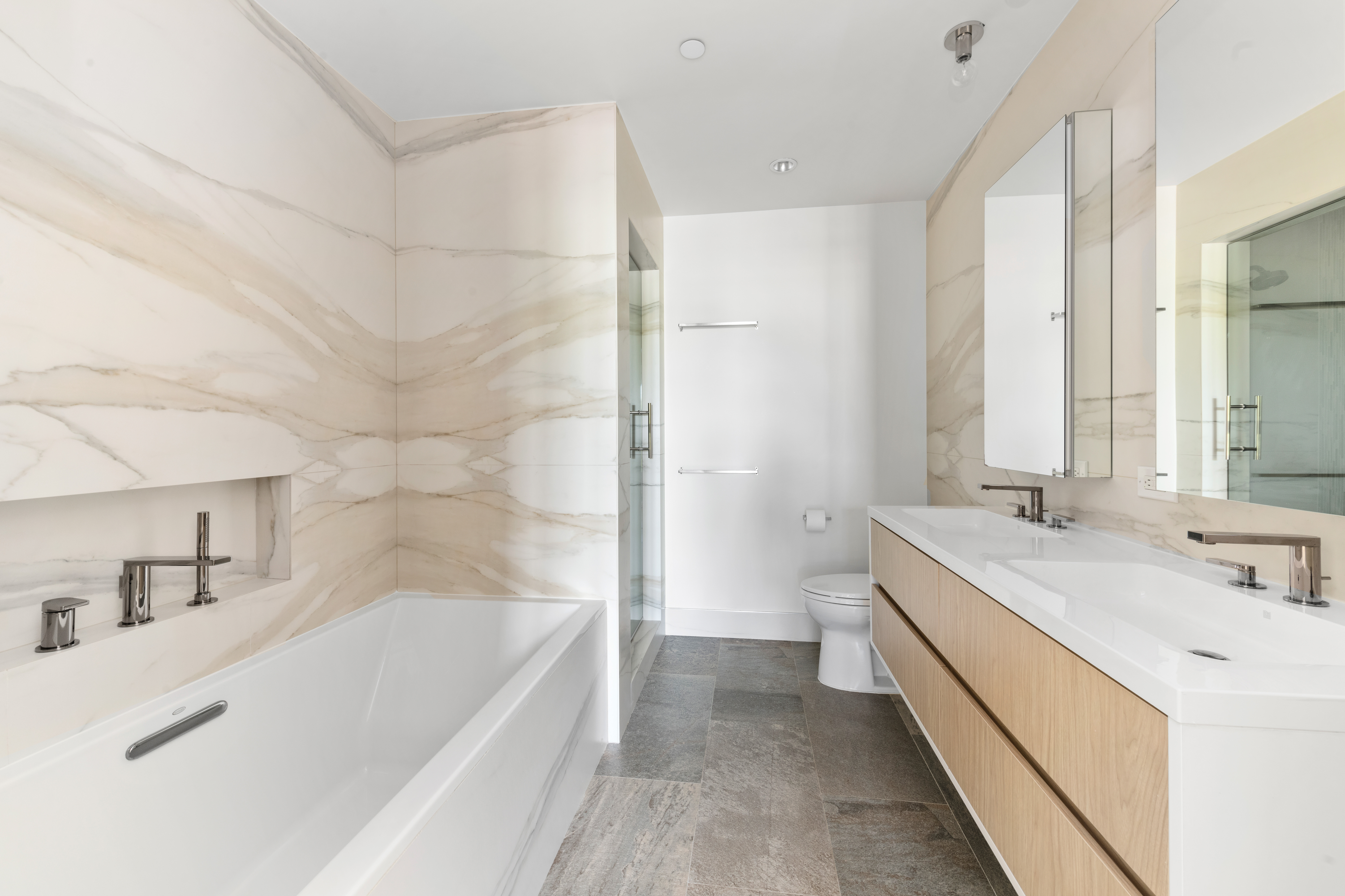 868 Lorimer Street, Unit 5C Brooklyn, NY 11222 - Photo 11 of 27