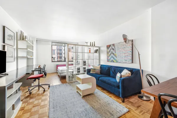 $3,295 | 393 West 49th Street, Unit 4O | Hell's Kitchen