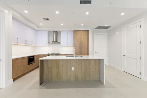 $1,305,000 | 235 1st Avenue South, Unit 1907, St. Petersburg, FL 33701