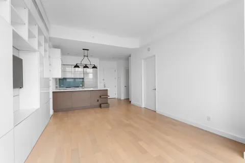 $1,350,000 | 22 North 6th Street, Unit PH4A | Williamsburg