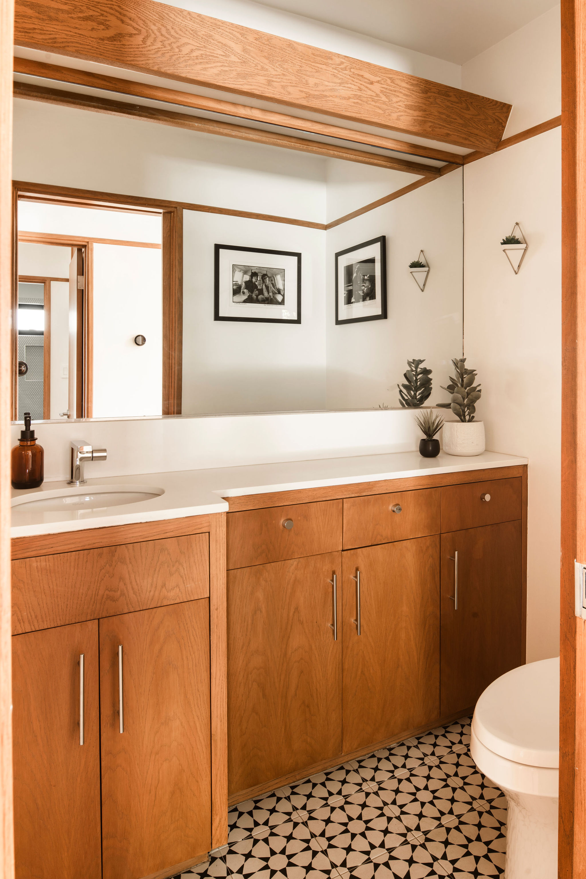 2371 Cove Ave Los Angeles, CA 90039 - Photo 20 of 43