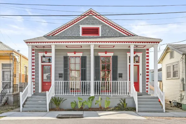 $315,000 | 2025 Harmony Street, New Orleans, LA 70115