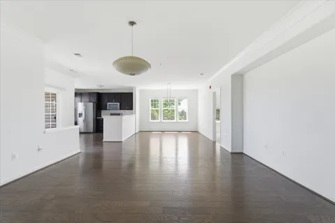 $525,000 | 20650 Hope Spring Terrace, Unit 301, Ashburn, VA 20147