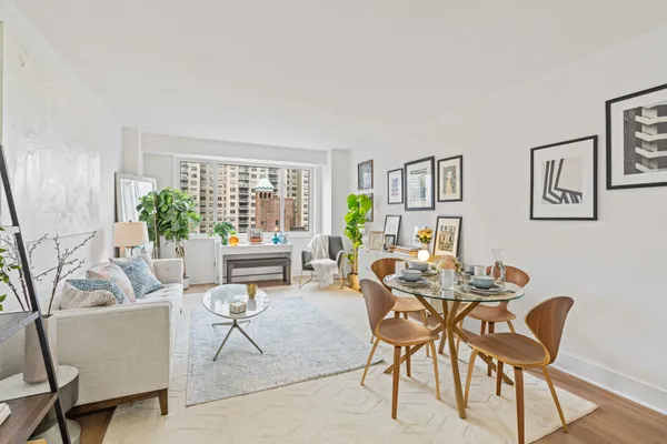 $825,000 | 400 East 54th Street, Unit 22D | Sutton Place