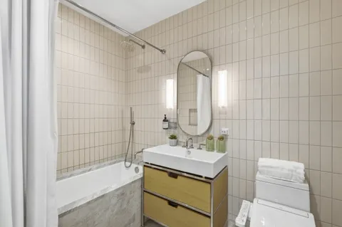 $799,000 | 11 Hoyt Street, Unit 14M | Downtown Brooklyn