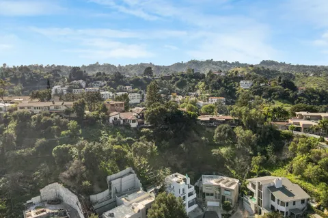 $1,399,000 | 4110 Vanetta Place, Studio City, CA 91604
