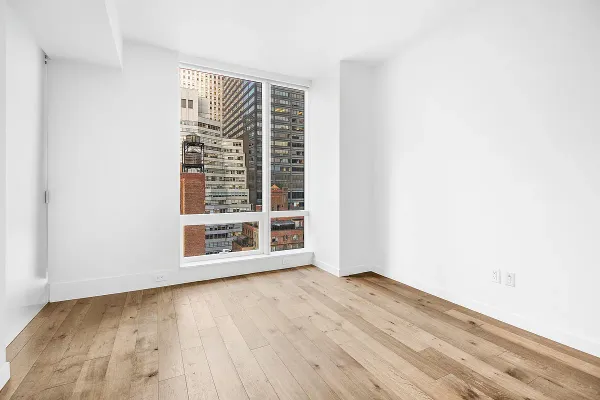 $899,000 | 325 Lexington Avenue, Unit 15C | Murray Hill