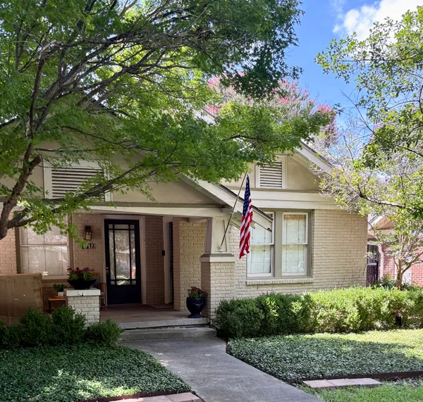 $915,000 | 5712 Mercedes Avenue, Dallas, TX 75206
