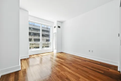 $840,000 | 350 West 42nd Street, Unit 6K | Hell's Kitchen
