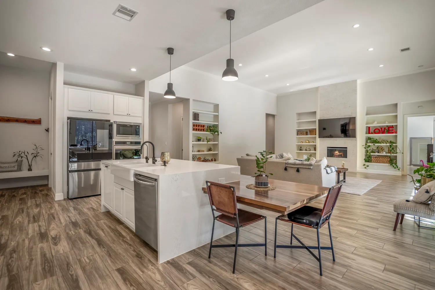 $879,999 | 25202 Wilkes Park Road, Tomball, TX 77375