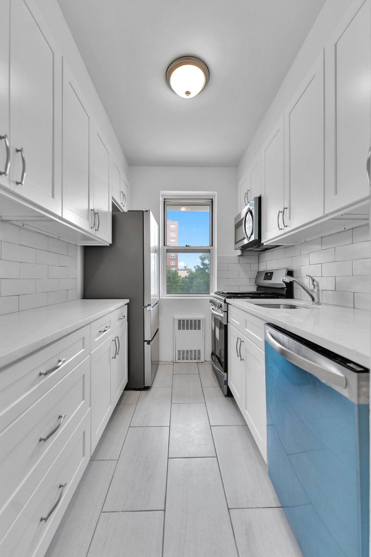 3750 Hudson Manor Terrace, Unit 5BE Bronx, NY 10463 - Photo 3 of 15