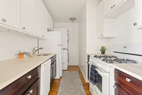 $700,000 | 418 17th Street, Unit 2D | Park Slope