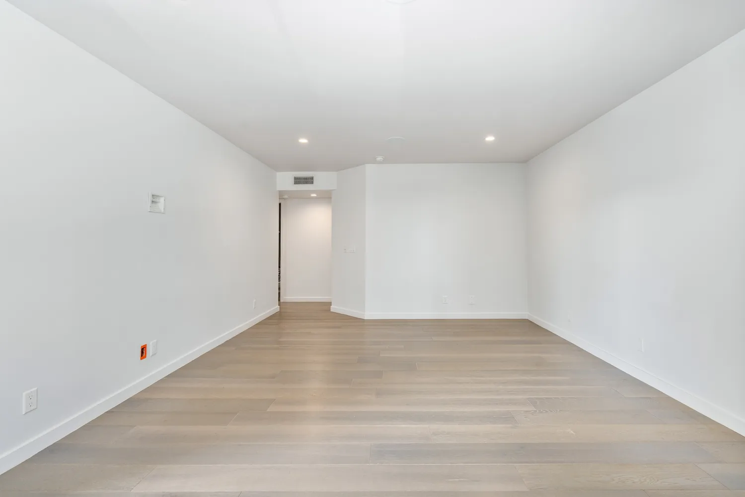 $1,025,000 | 1129 Larrabee Street, Unit 6, West Hollywood, CA 90069