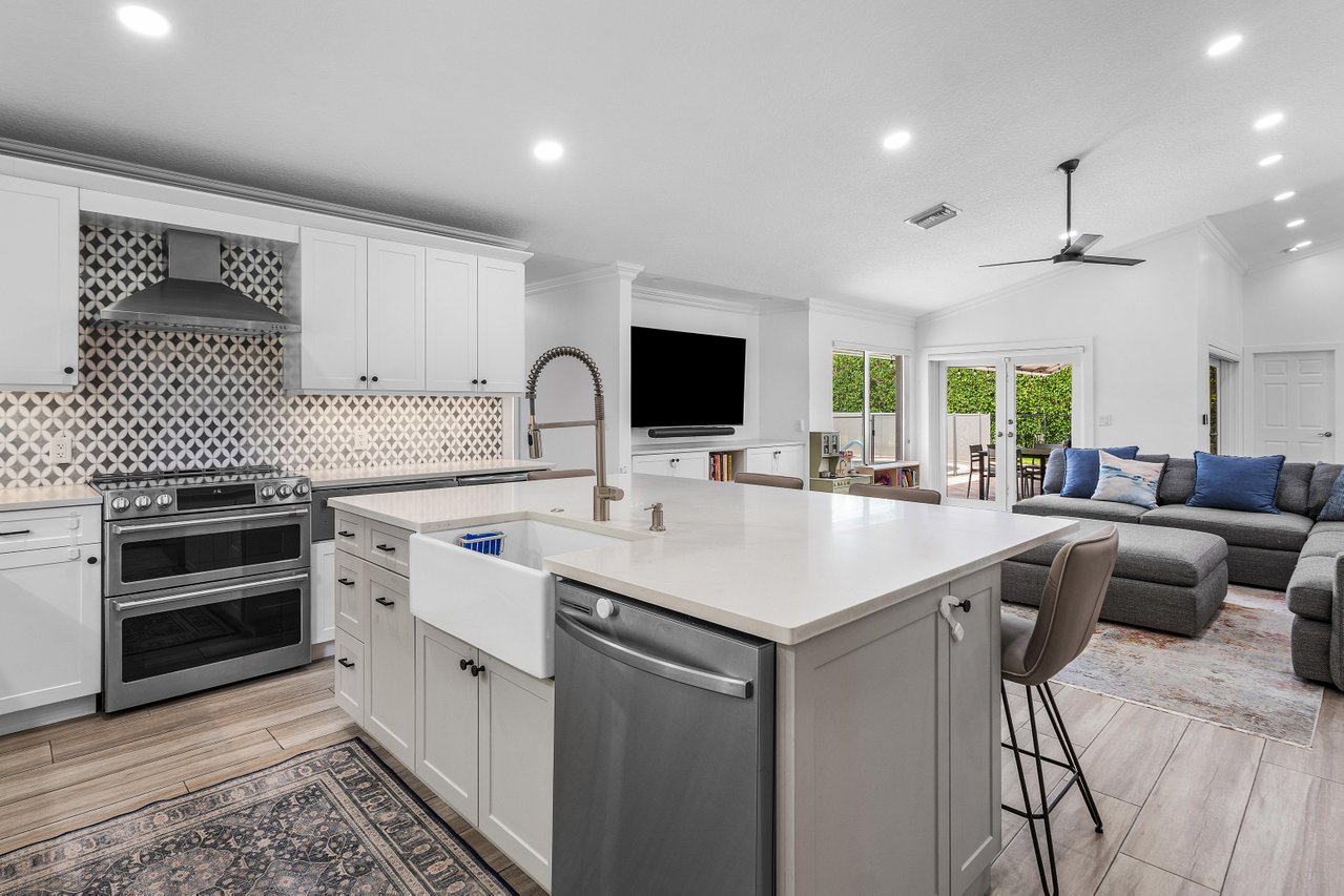 990 Northwest 8th Street Boca Raton, FL 33486 - Photo 10 of 30