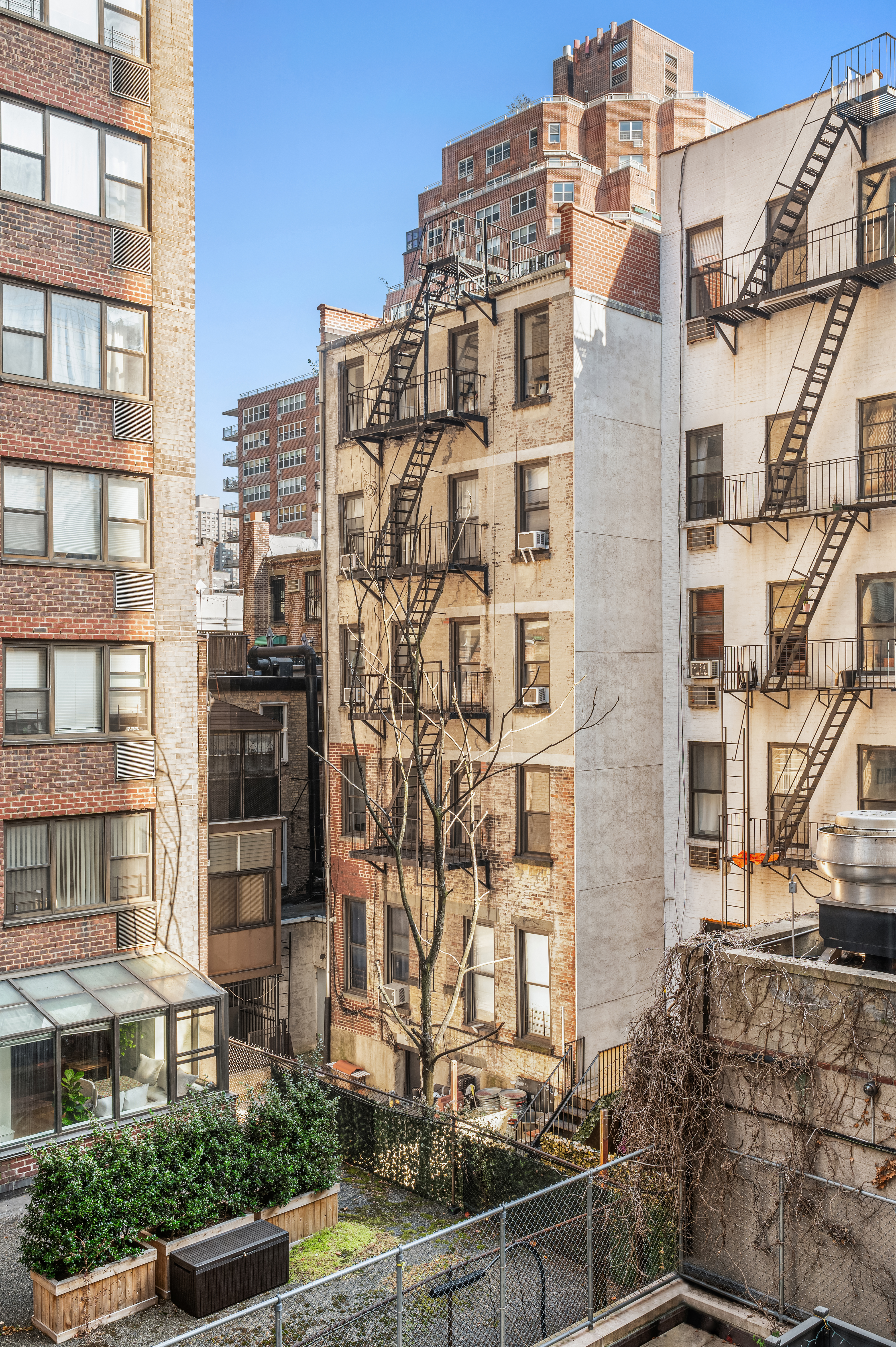 345 East 73rd Street, Unit 3A Manhattan, NY 10021 - Photo 6 of 7 front view of a building