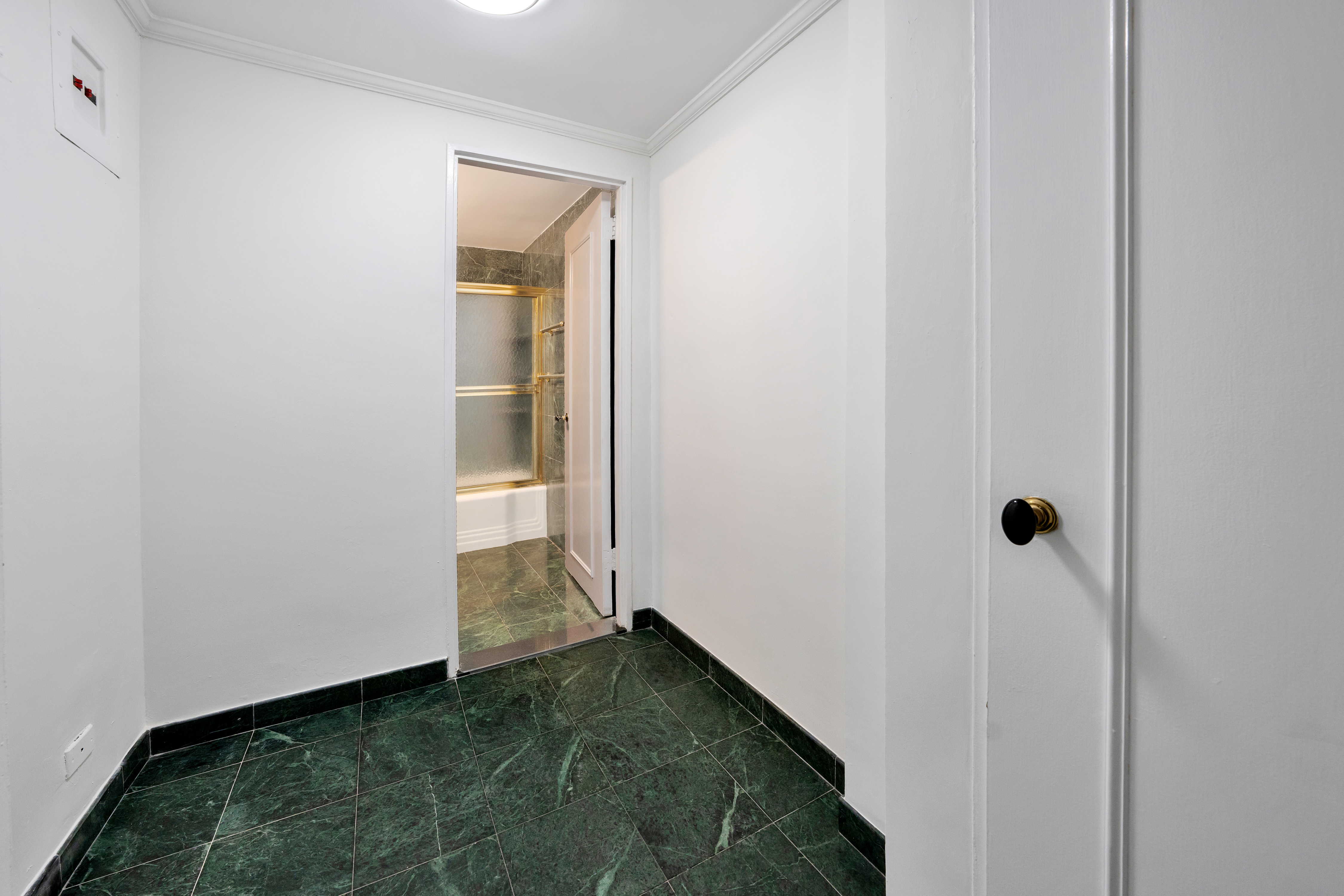 36 Sutton Place South, Unit 8E Manhattan, NY 10022 - Photo 5 of 7