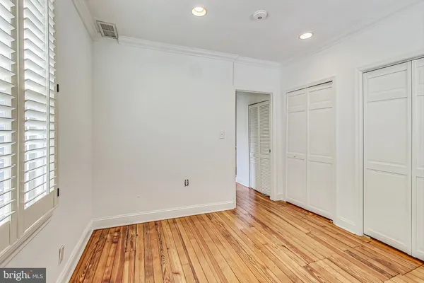 $1,200,000 | 524 10th Street Southeast, Washington, DC 20003