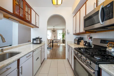 $1,250,000 | 352 West 117th Street, Unit 1E | Harlem