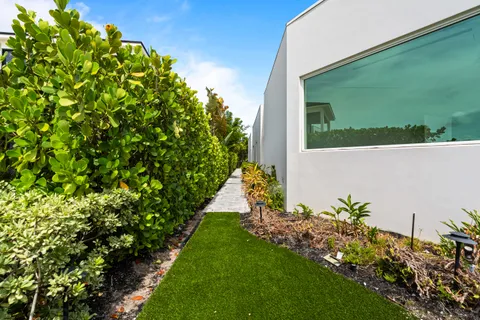 $10,500,000 | 3939 Country Club Lane, Fort Lauderdale, FL 33308