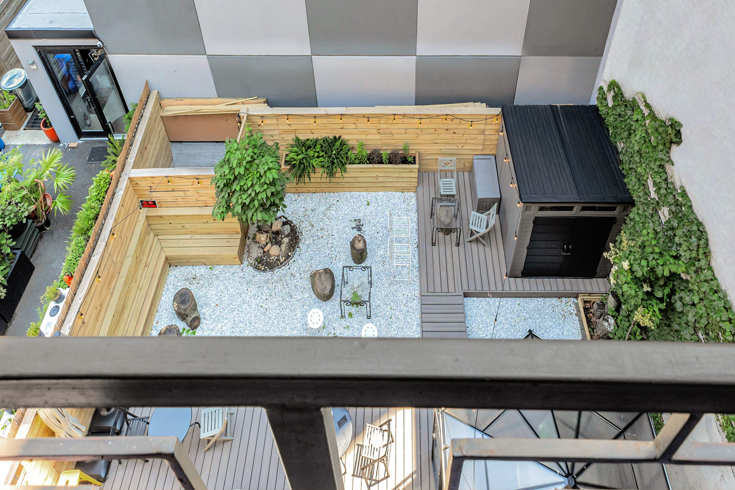 452 Lafayette Avenue, Unit 4R Brooklyn, NY 11205 - Photo 8 of 15 a living room with furniture and a potted plant