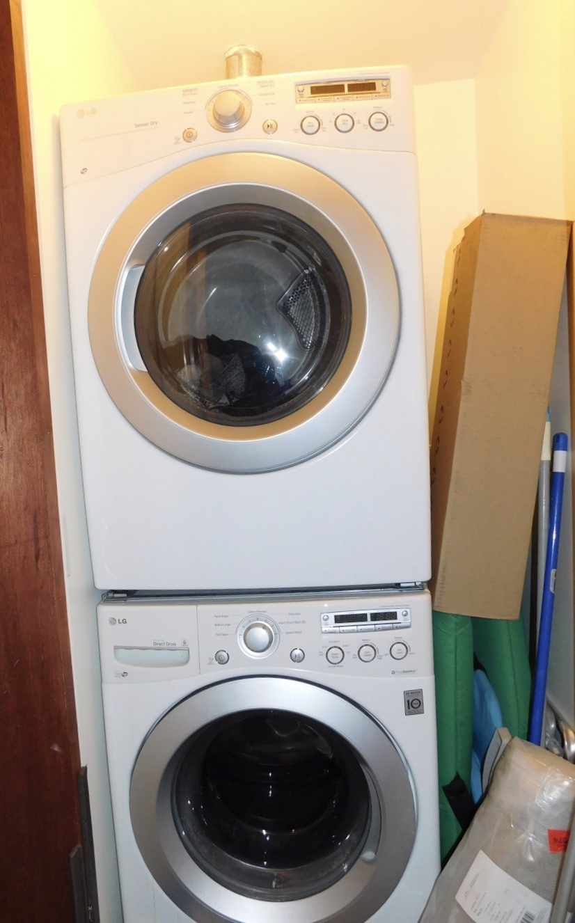 132 Underhill Avenue, Unit 2 Brooklyn, NY 11238 - Photo 9 of 9 a utility room with dryer and washer