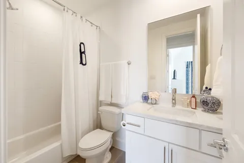 $659,900 | 3306 West 12th Street, Houston, TX 77008