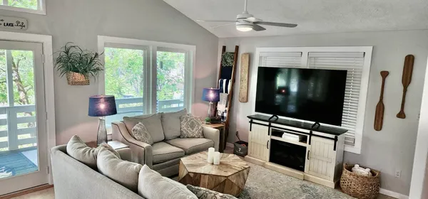 $450,000 | 101 Tony Lane, Huntsville, TX 77320