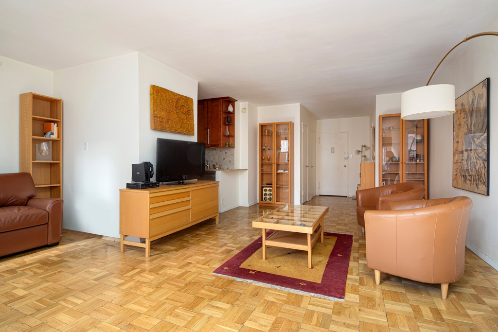 405 East 63rd Street, Unit 4G Manhattan, NY 10065 - Photo 6 of 10