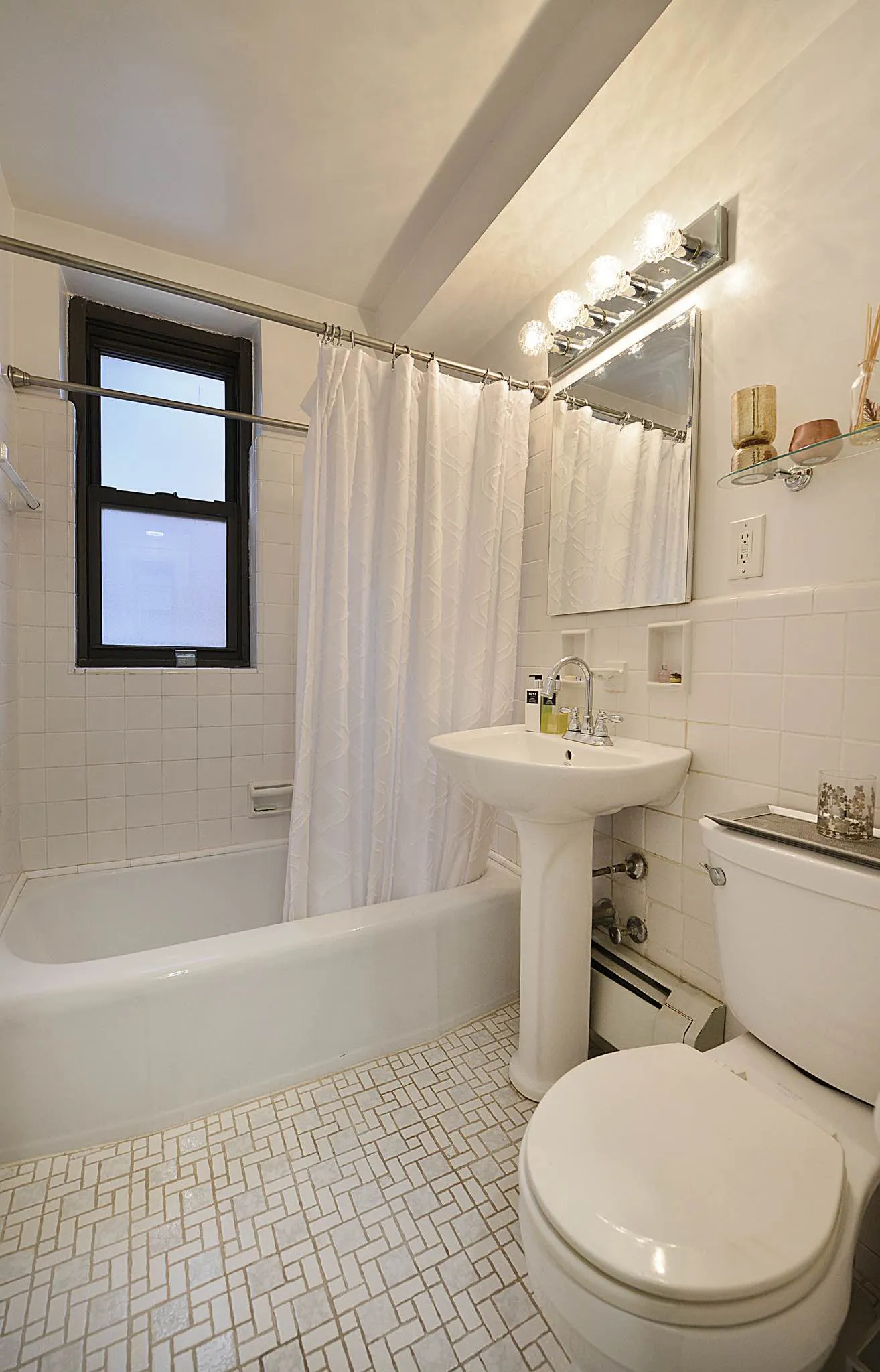 305 East 72nd Street, Unit 4CN Manhattan, NY 10021 - Photo 4 of 6