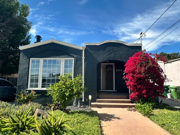 Contact Agent | 2907 Seminary Avenue, Oakland, CA 94605